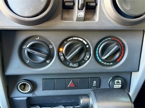 Used 2010 Jeep Wrangler Unlimited Sport image 31