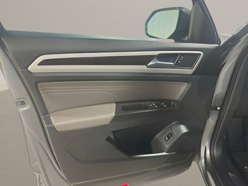 Used 2022 Volkswagen Atlas SE w/ Panoramic Sunroof Package FWD image 8