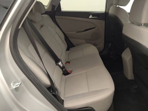 Used 2021 Hyundai Tucson SE image 19