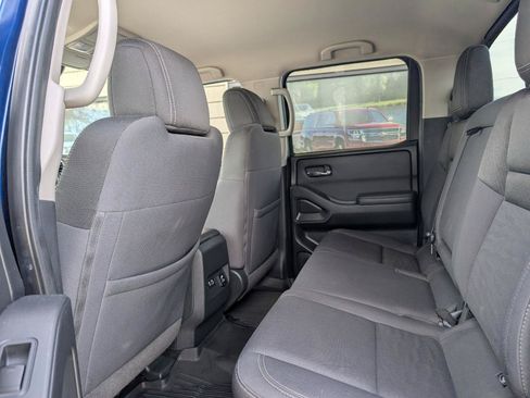 Used 2022 Nissan Frontier SV AWD/4WD image 18