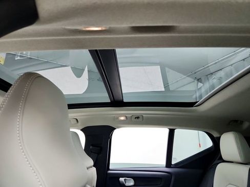 New 2026 Volvo XC40 B5 Plus w/ Climate Package image 18