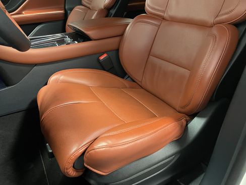 Used 2025 Lincoln Aviator Reserve w/ Equipment Group 201A image 24