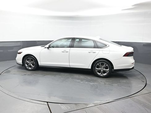 Used 2023 Honda Accord EX image 3