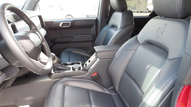 Used 2025 Ford Bronco Badlands AWD/4WD image 4