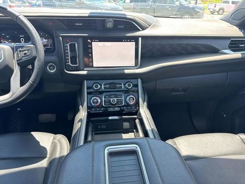 Used 2024 GMC Yukon XL Denali w/ Advanced Technology Package AWD/4WD image 22
