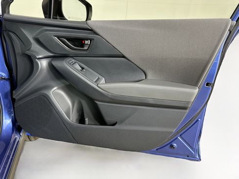 Used 2025 Subaru Crosstrek 2.0i Premium image 32