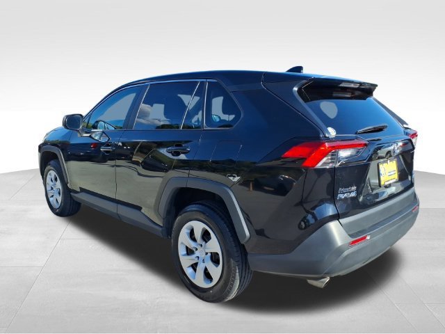 Used 2025 Toyota RAV4 LE AWD/4WD image 7