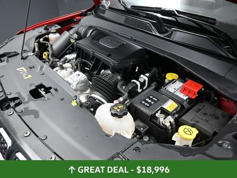 Used 2024 Jeep Compass Latitude image 13