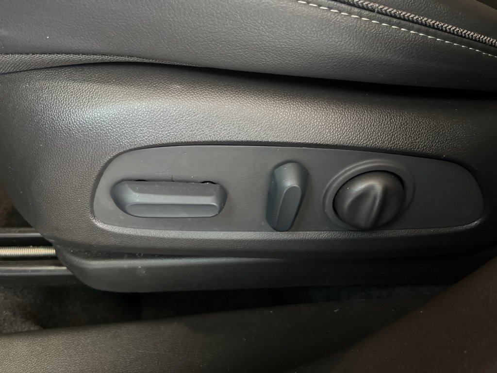 Used 2023 Buick Encore GX Select w/ Sport Touring Package FWD image 20