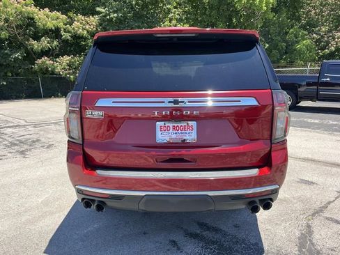 Used 2021 Chevrolet Tahoe Premier w/ Premium Package AWD/4WD image 4