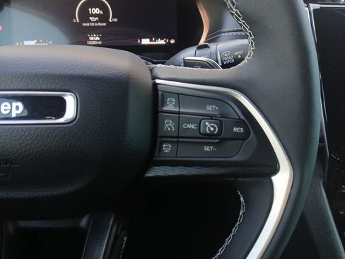 Used 2025 Jeep Grand Cherokee L Altitude AWD/4WD image 25