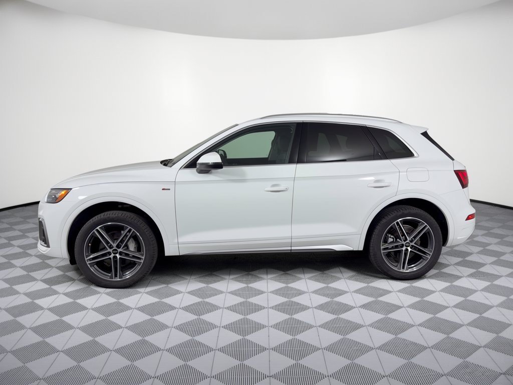 Used 2025 Audi Q5 e Premium AWD/4WD image 2