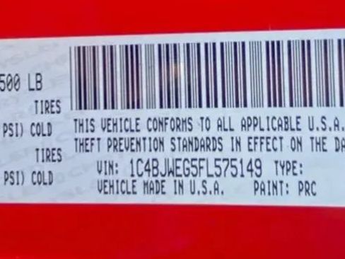 Used 2015 Jeep Wrangler Unlimited Sahara w/ Connectivity Group AWD/4WD image 30