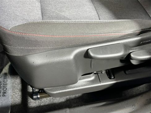 Used 2024 Chevrolet Trax RS w/ Driver Confidence Package image 17