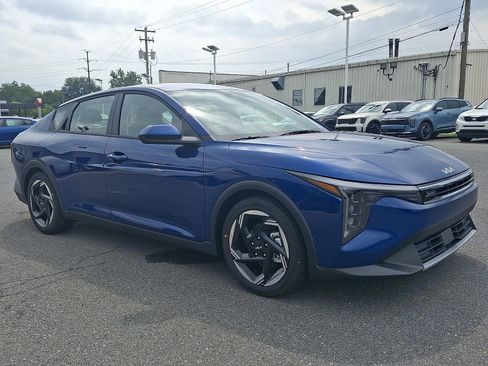 New 2026 Kia K4 EX FWD image 2