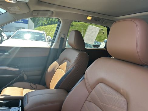 Used 2025 Nissan Pathfinder Platinum AWD/4WD image 21