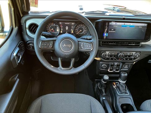 Certified 2024 Jeep Gladiator Sport image 6