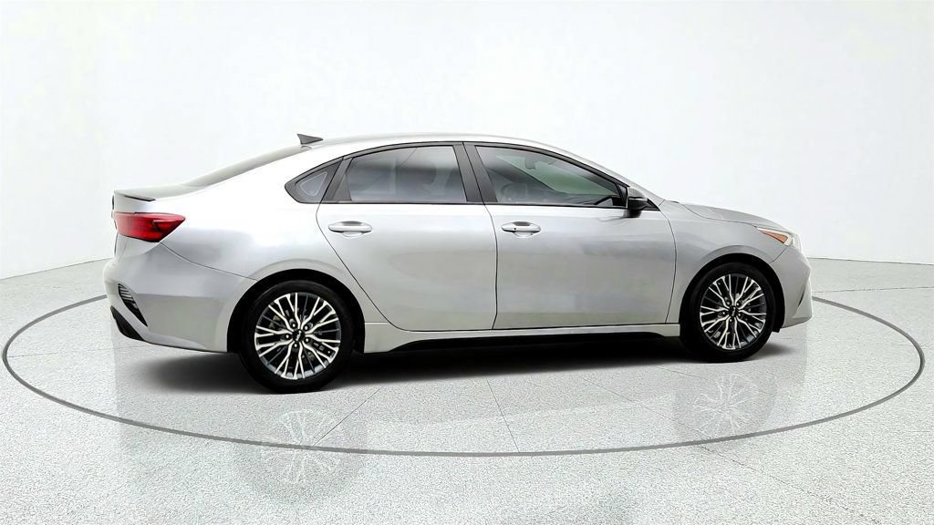 Used 2024 Kia Forte GT-Line w/ GT-Line Premium Package FWD image 4