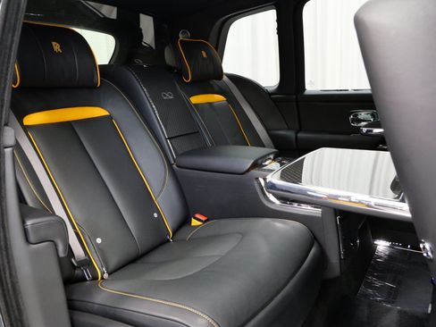 Used 2023 Rolls-Royce Cullinan Black Badge w/ Driver's Package AWD/4WD image 32