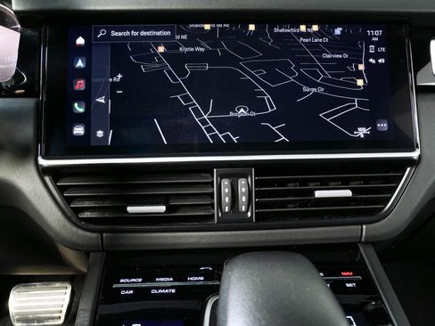 Certified 2023 Porsche Cayenne GTS w/ Premium Package AWD/4WD image 15