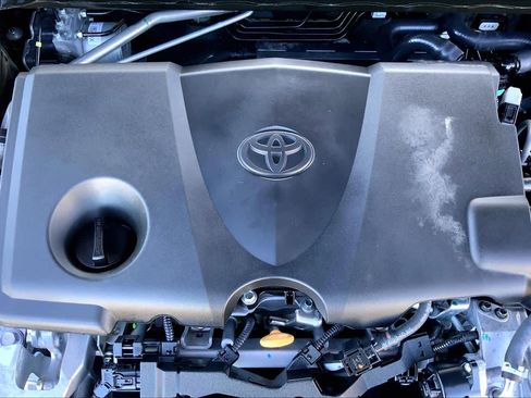 Used 2024 Toyota Camry SE image 31