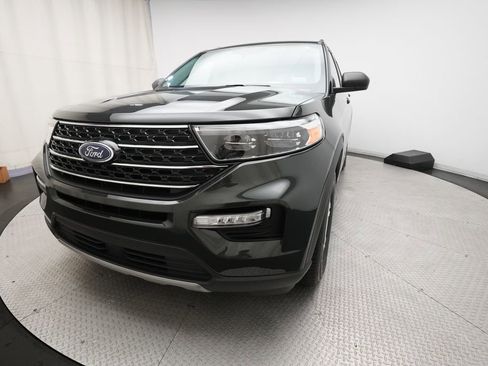 Used 2023 Ford Explorer XLT w/ Equipment Group 202A AWD/4WD image 12