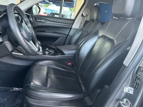 Used 2018 Alfa Romeo Stelvio AWD image 16
