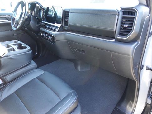 Used 2024 Chevrolet Silverado 1500 LT image 34