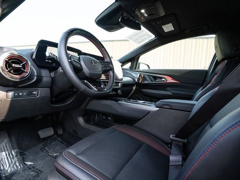 Used 2024 Chevrolet Equinox EV RS image 13