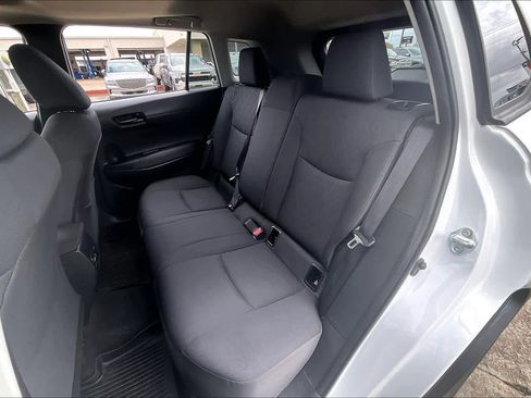 Used 2022 Toyota Corolla Cross LE w/ Moonroof Package image 21