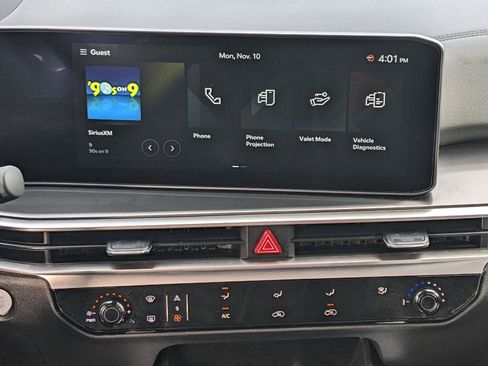 Used 2025 Kia Sorento LX image 15