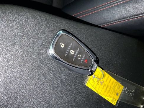 Used 2024 Chevrolet Trax RS FWD image 13