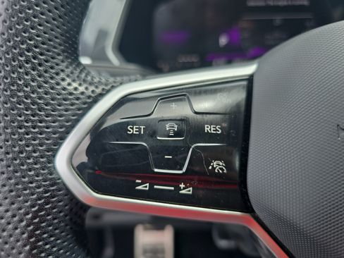 Used 2023 Volkswagen Tiguan SE R-Line FWD image 18