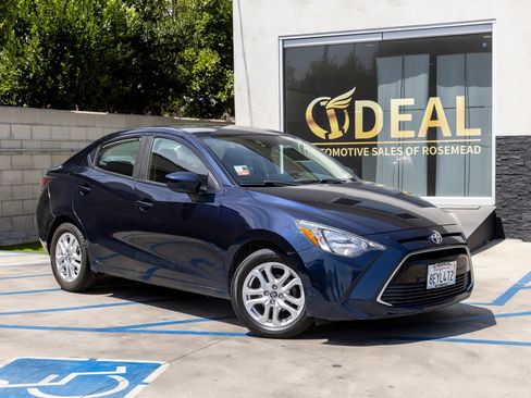 Used 2018 Toyota Yaris iA FWD image 2