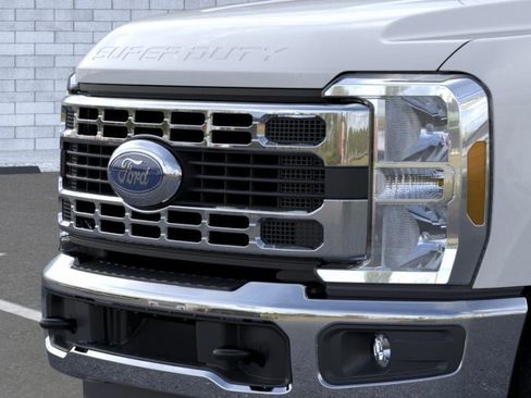 New 2026 Ford F350 4x4 Crew Cab DRW Super Duty image 17