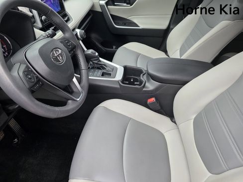 Used 2024 Toyota RAV4 XLE Premium image 10