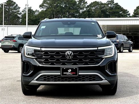 Used 2024 Volkswagen Atlas Cross Sport SE image 3