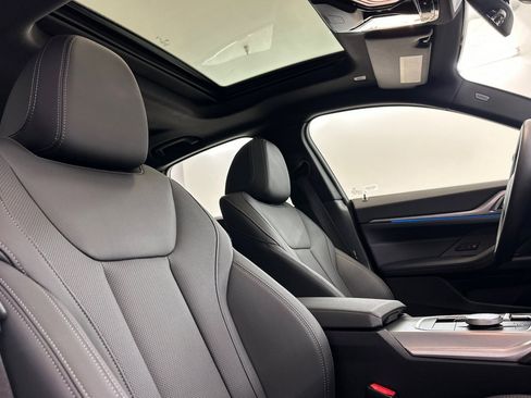 Used 2023 BMW i4 eDrive40 w/ M Sport Package image 32