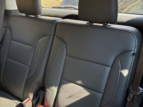 Used 2018 GMC Acadia SLT image 13