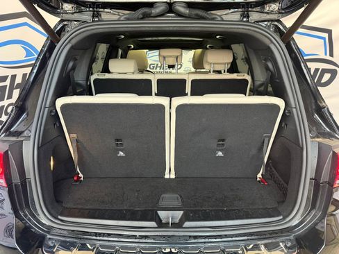 Used 2021 Mercedes-Benz GLB 250 4MATIC w/ Premium Package image 22