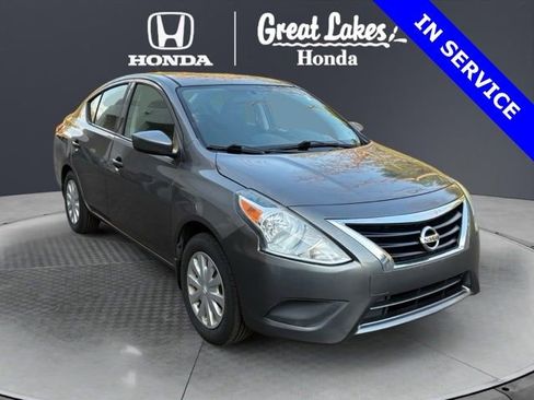 Used 2016 Nissan Versa S FWD image 1