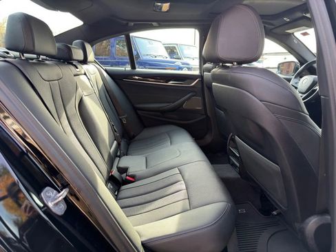 Used 2022 BMW 530i xDrive w/ Premium Package image 24