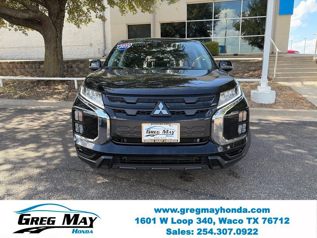 Used 2025 Mitsubishi Outlander Sport LE AWD/4WD image 2