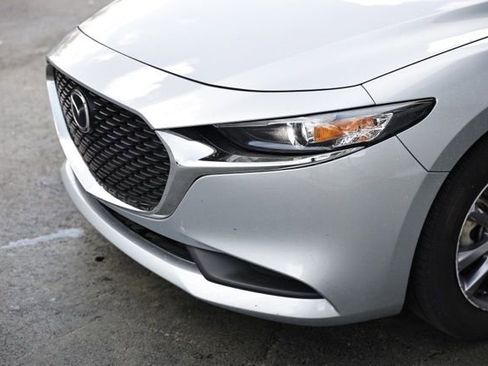 Used 2021 MAZDA MAZDA3 Sedan FWD image 12