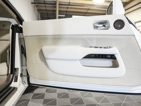 Used 2014 Rolls-Royce Wraith RWD image 31