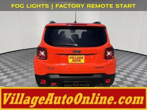Used 2015 Jeep Renegade Trailhawk w/ Popular Equipment Group AWD/4WD image 3