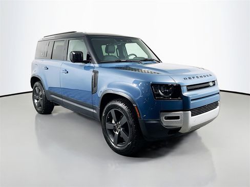 Used 2024 Land Rover Defender 110 S image 3