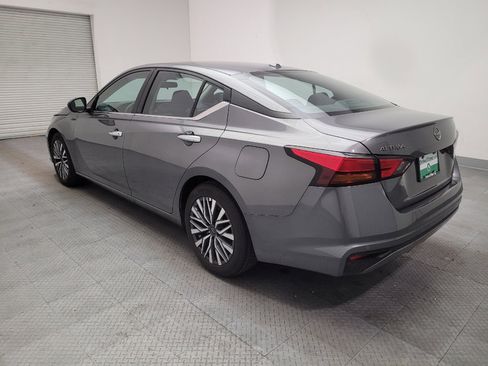 Used 2025 Nissan Altima 2.5 SV FWD image 5
