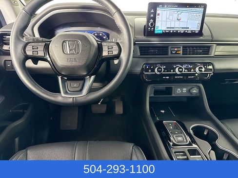 Used 2025 Honda Pilot Elite image 25