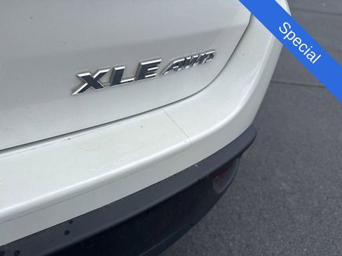 Used 2019 Toyota Highlander XLE AWD/4WD image 9